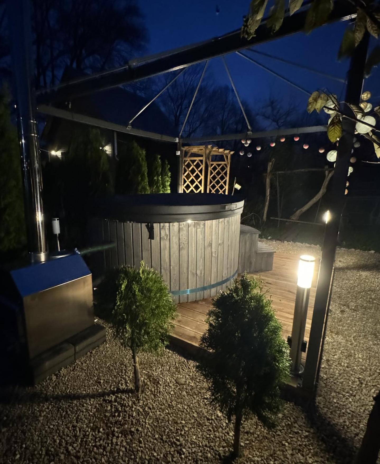 הוילה ריגה Amazing Little House On An Island With Garden מראה חיצוני תמונה